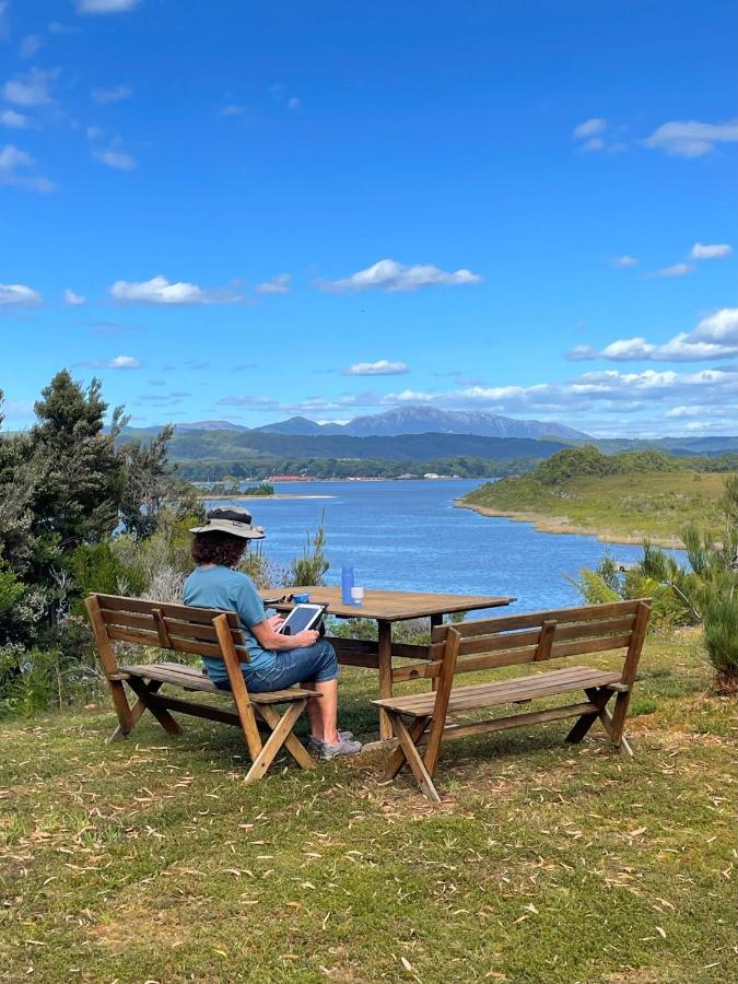 Strahan Wilderness Lodge מראה חיצוני תמונה