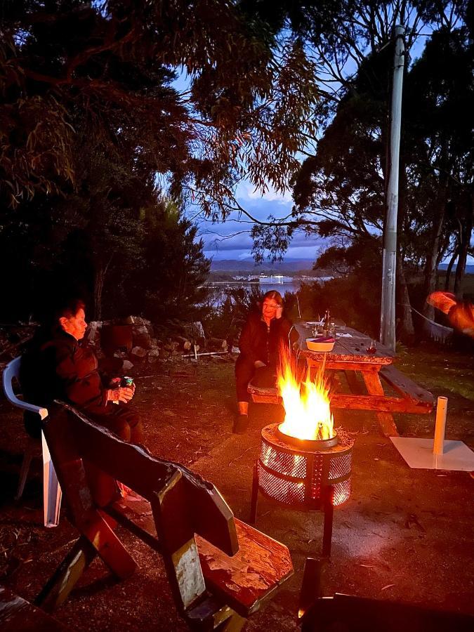 Strahan Wilderness Lodge מראה חיצוני תמונה