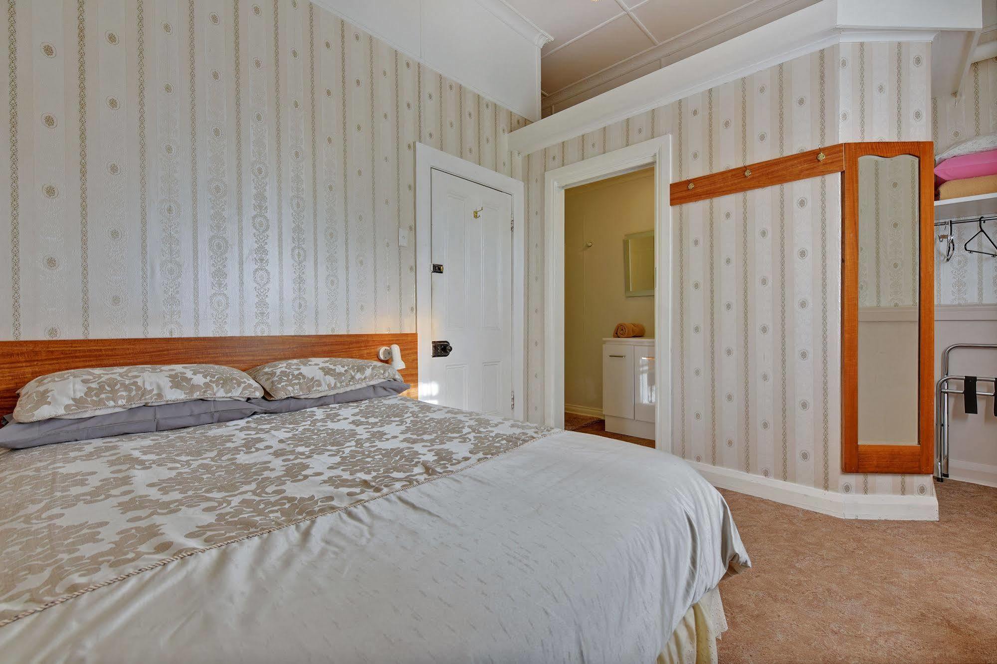 Strahan Wilderness Lodge מראה חיצוני תמונה
