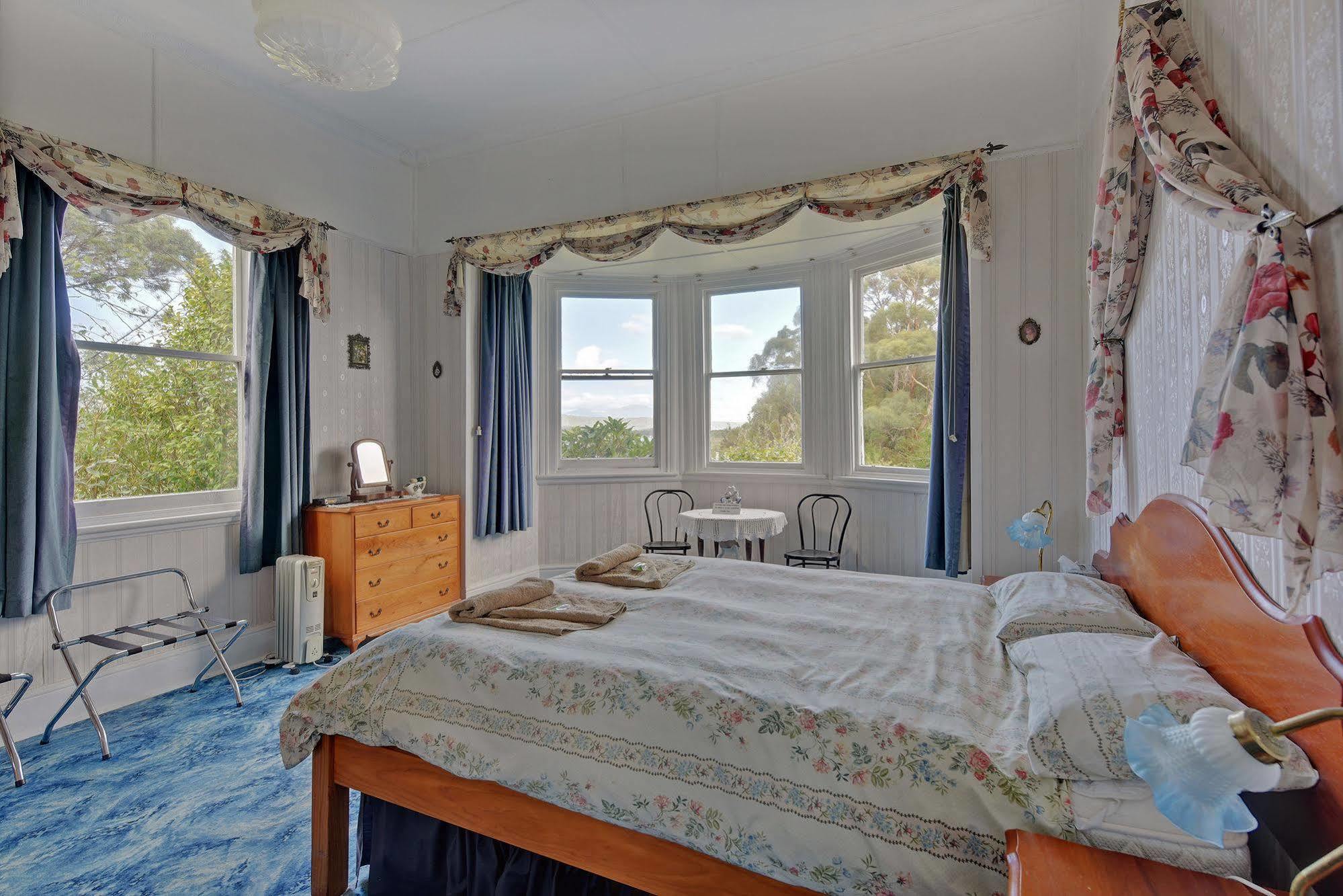 Strahan Wilderness Lodge מראה חיצוני תמונה