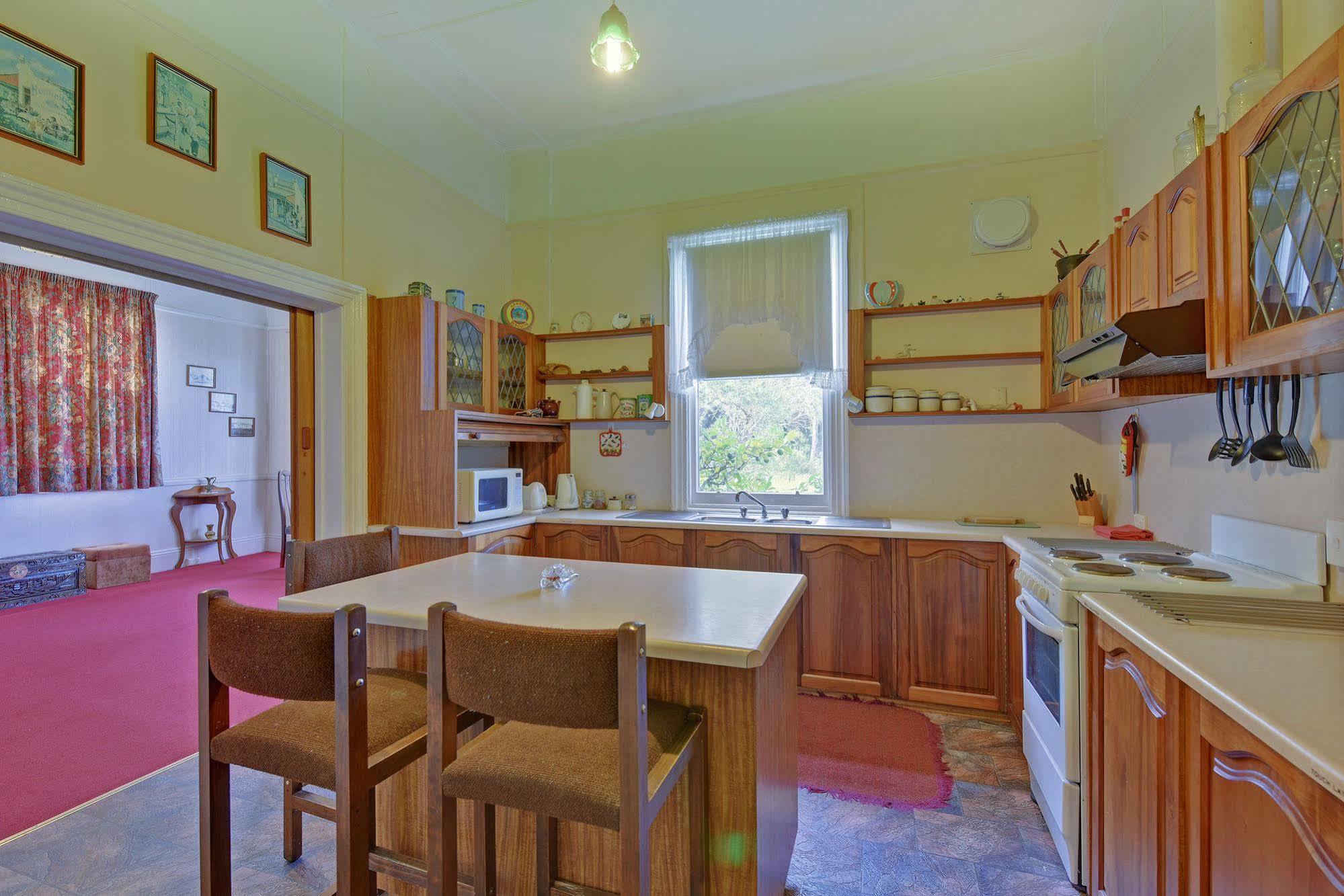 Strahan Wilderness Lodge מראה חיצוני תמונה